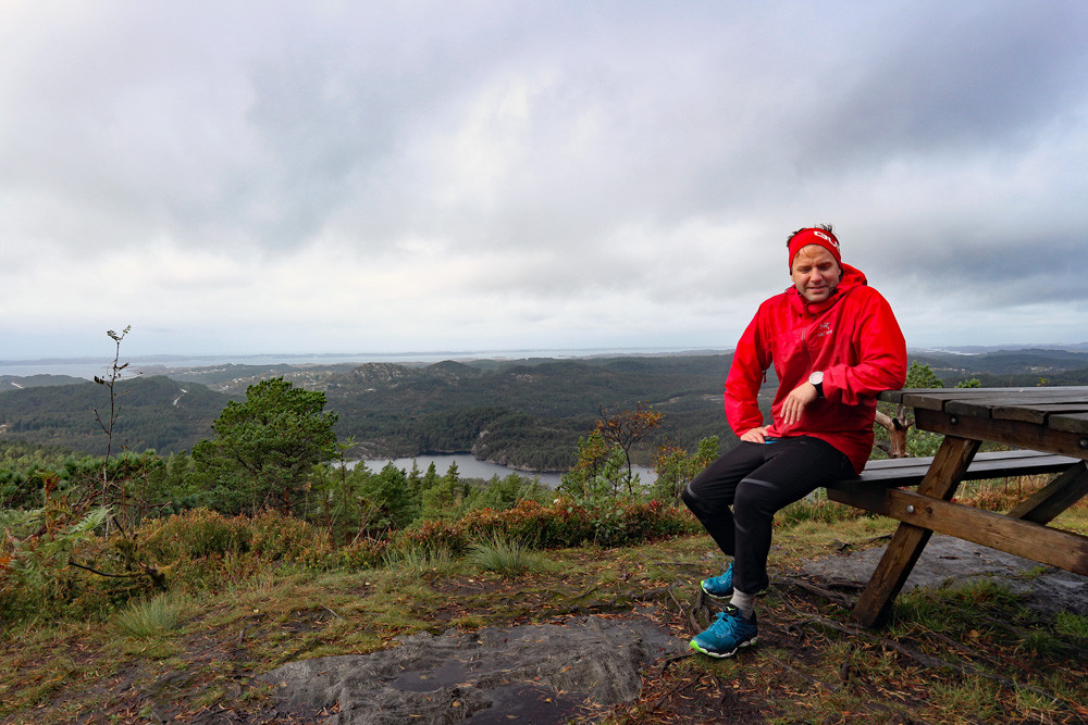 Dronningen 190 moh fra Ravnanger – spennende fottur på Askøy med utsikt og klyving