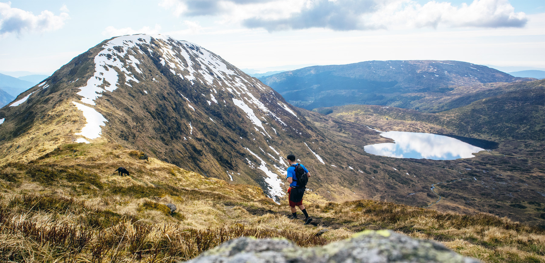 Dyrdalsrunden mot Hausdalshorga – panoramautsikt over Dyrdalsvannet