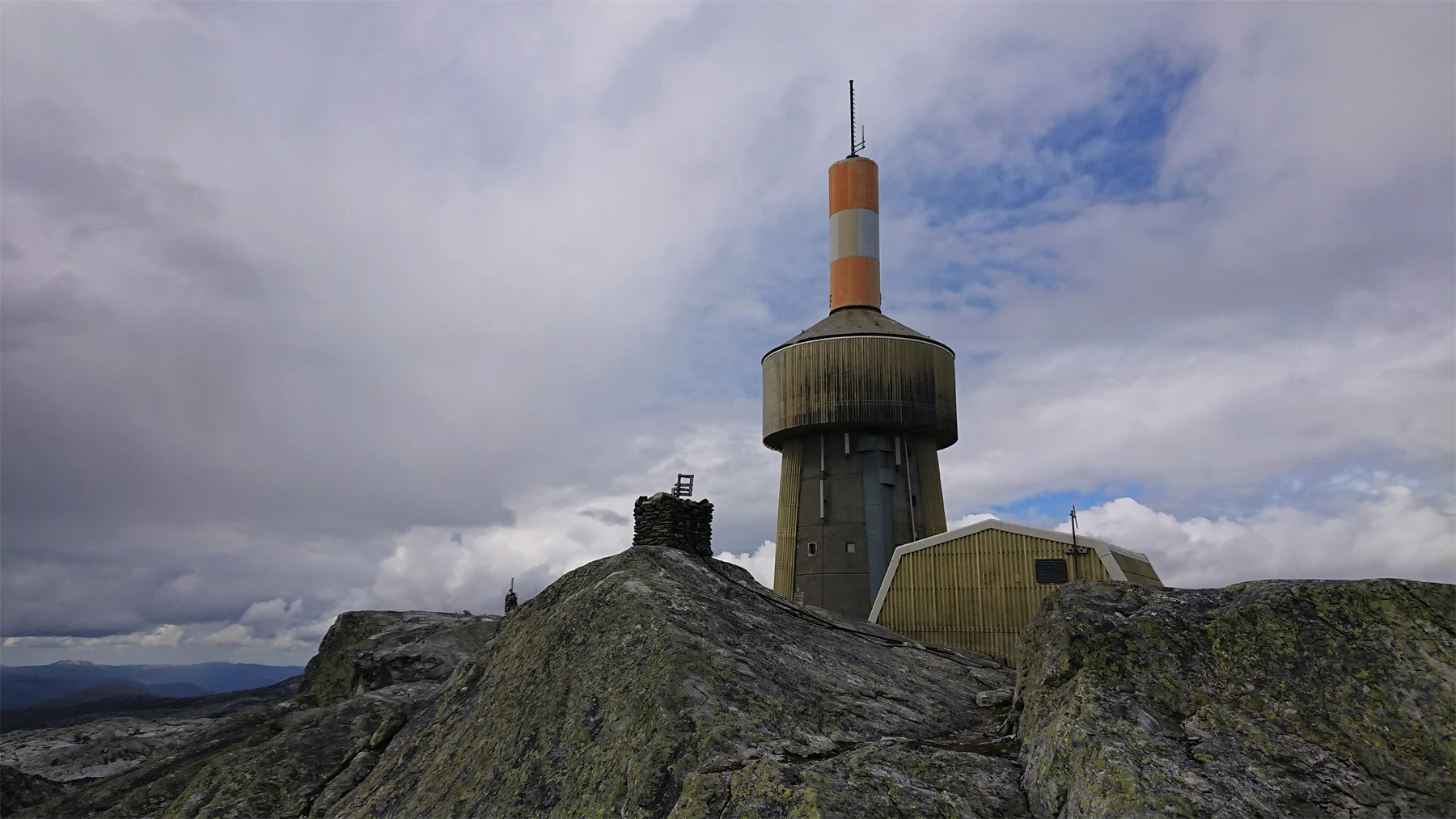 Fjelltur til Lønahorgi (1412 moh) fra Hangurstoppen