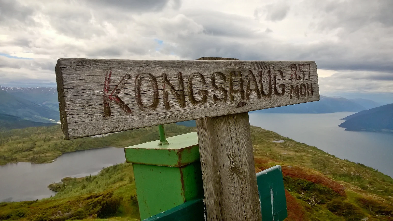 Fjelltur til Kongshaug (857 moh) i Vik
