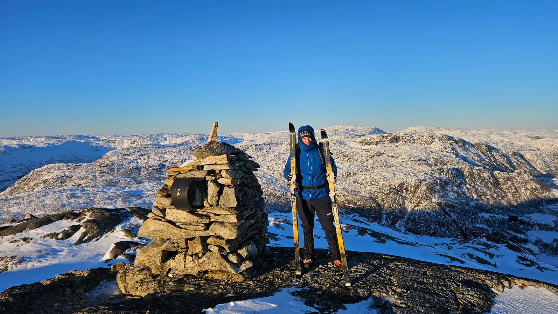 Skitur til Nonhaugen Nord (999 moh) i Vaksdal