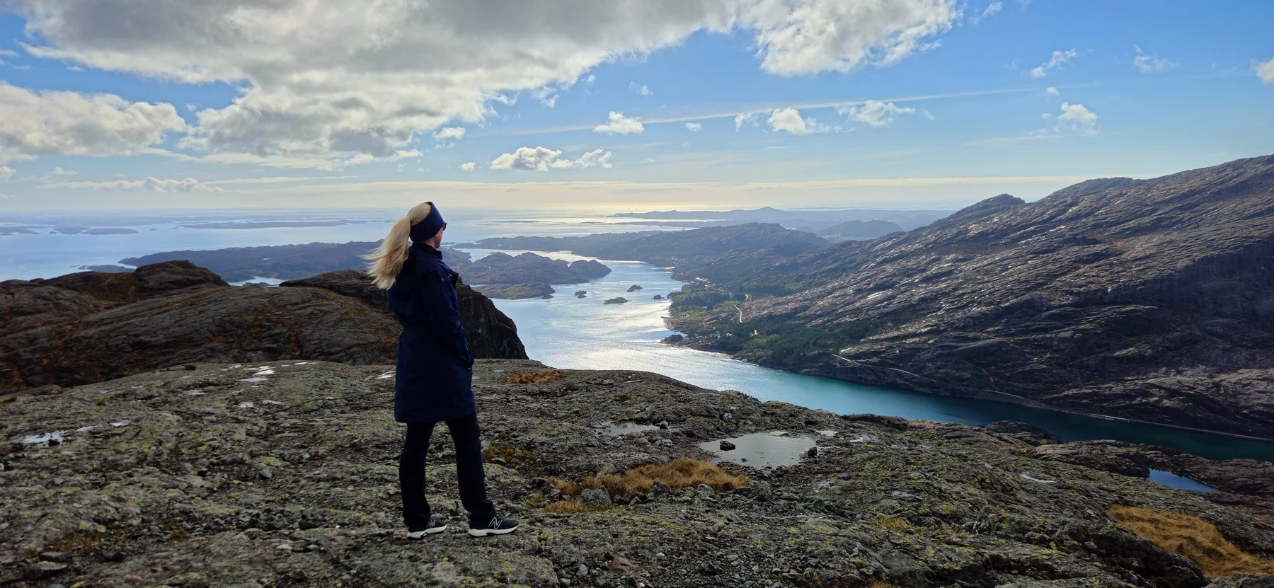 Tur til masten på Ulvegreina (450 moh) øya Sula