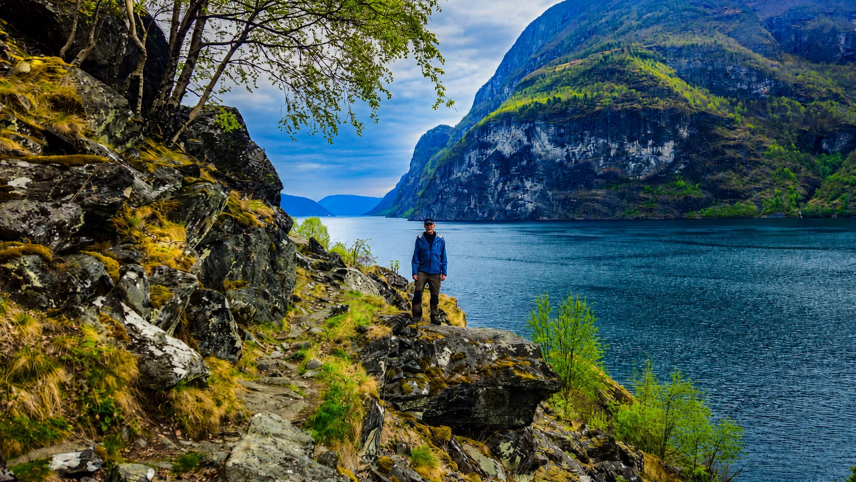 Vandretur langs fjorden til Stokko fra Undredal