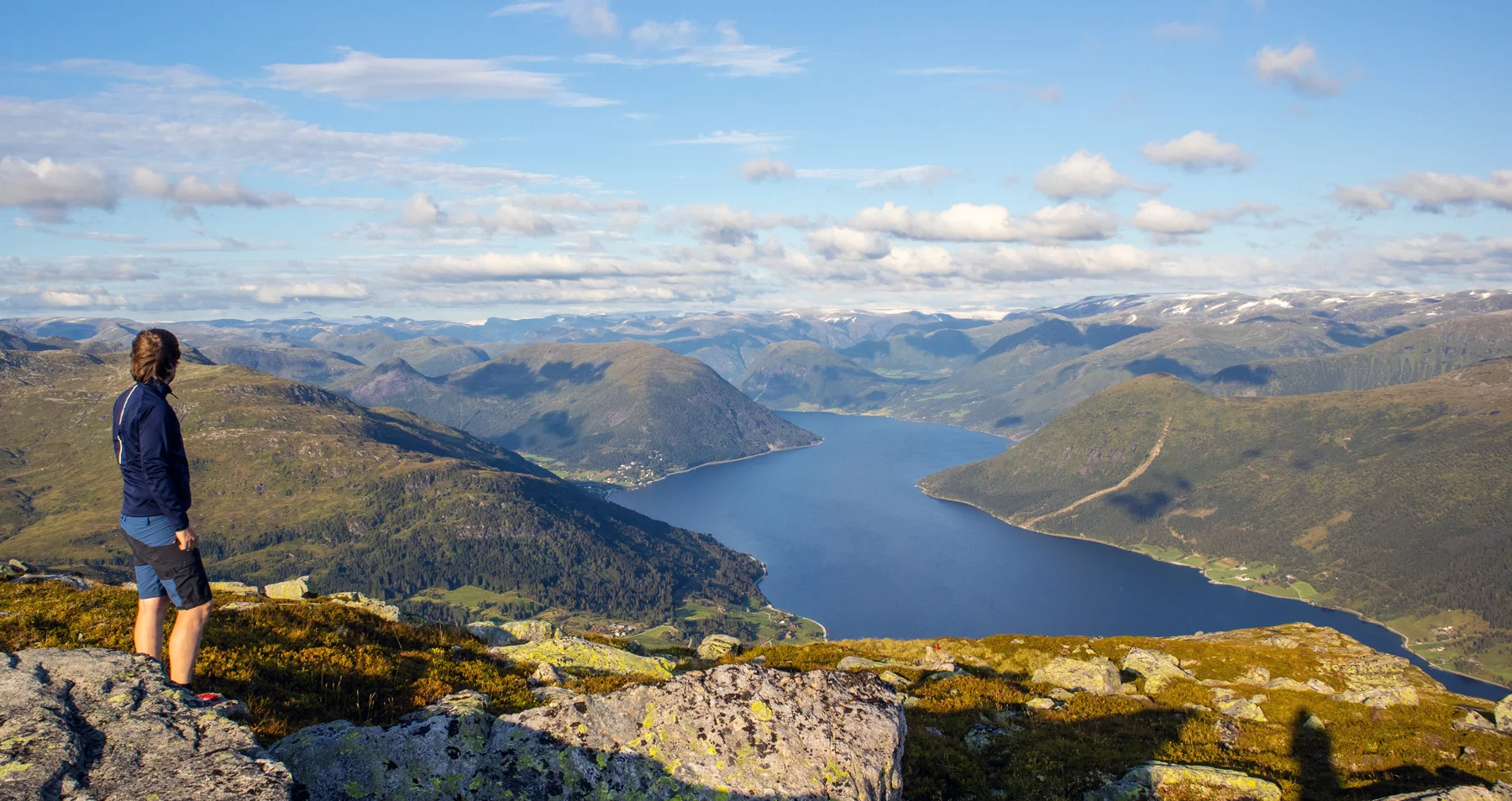 Fjelltur til Gravsfjellet (851 moh) og Tindefjellet (1083moh) i Jølster