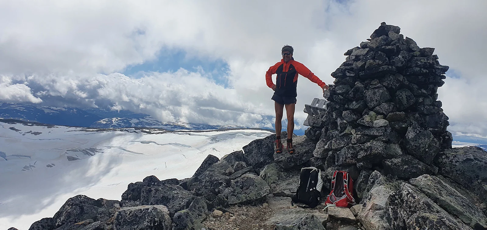 Tverrådalskyrkja (2088 moh)